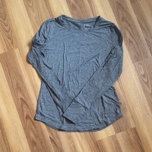 GAPFit Heather Gray Long Sleeve Women's Top with thumb holes